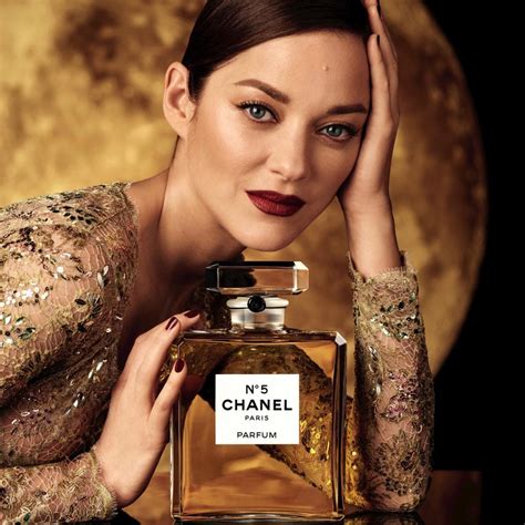 chanel no 5 adverts|Chanel no 5 advert christmas.